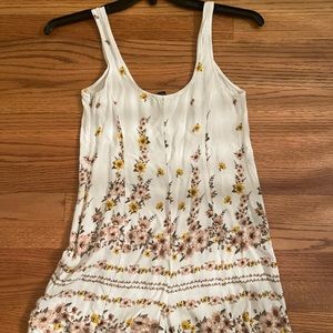 LIGHTLY USED Women’s Forever 21 Romper.  Size small